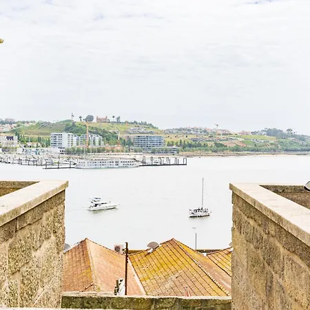 Casa Da Cotovia / Douro River Holiday home *